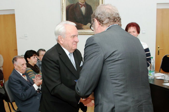 Ilustračný obrázok k článku Dostalo samu obrovskej pocty: Miroslav Mydlík (83) v Dvorane slávy slovenskej medicíny ako prvý profesor z Košíc!