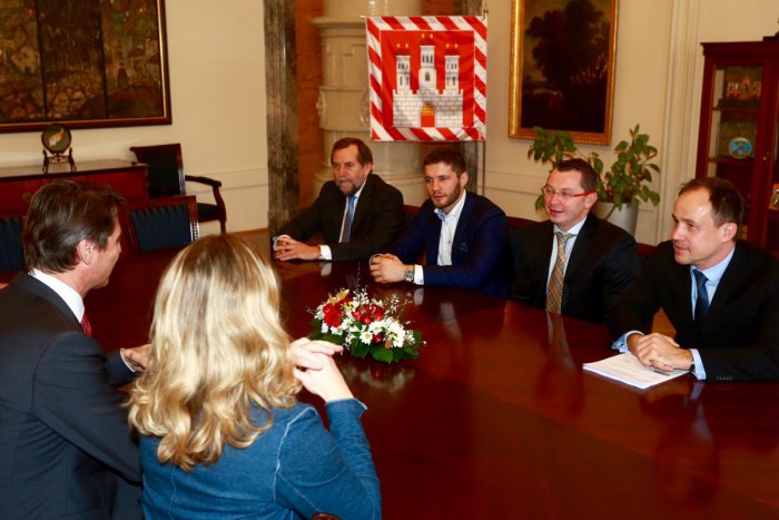 Ilustračný obrázok k článku Primátor sa poďakoval spoločnostiam, ktoré finančne pomôžu mestu s prípravami predsedníctva v Rade EÚ