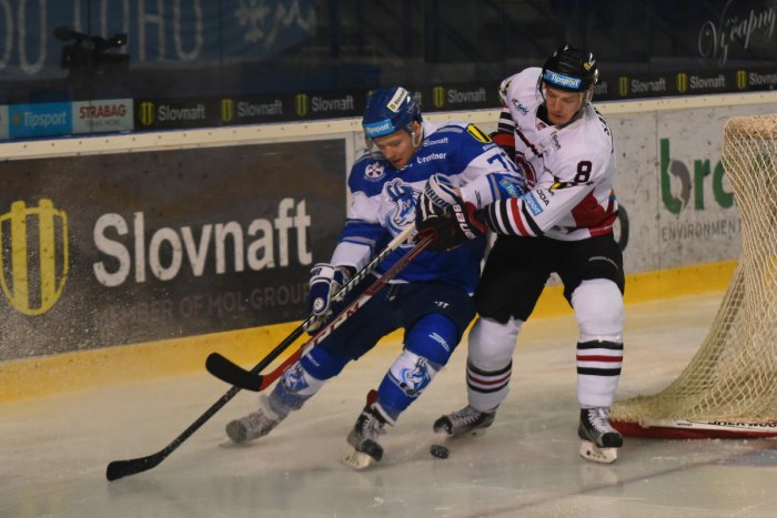 Ilustračný obrázok k článku Barani na Štefana vycestovali pod Tatry: Na popradskom ľade si dali dodatočný vianočný darček