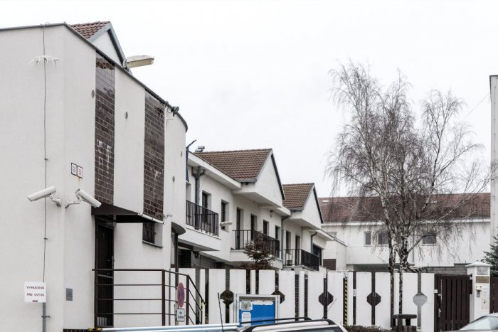 Ilustračný obrázok k článku Na Vianoce navštívili ženskú väznicu: Nechýbali dary a koledy