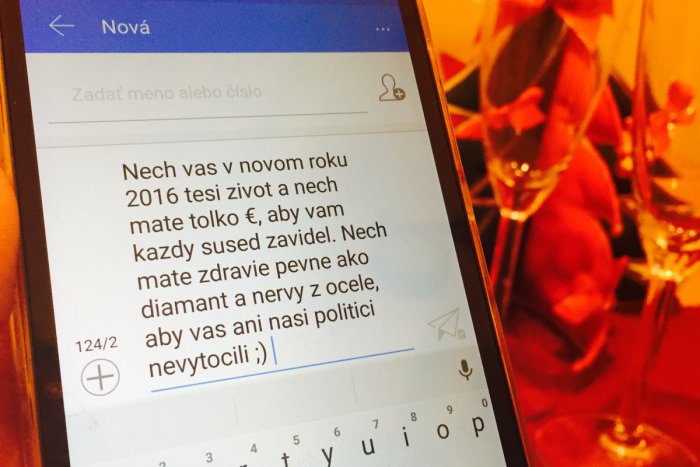 Ilustračný obrázok k článku Najlepšie novoročné SMS: Prinášame tipy na originálne vinše do roka 2016
