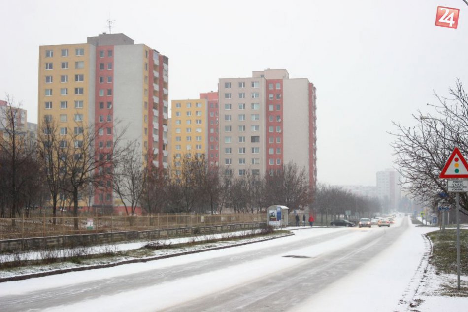 Ilustračný obrázok k článku OBRAZOM: Perinbaba sa zľutovala a Nitru zasypala prvým snehom