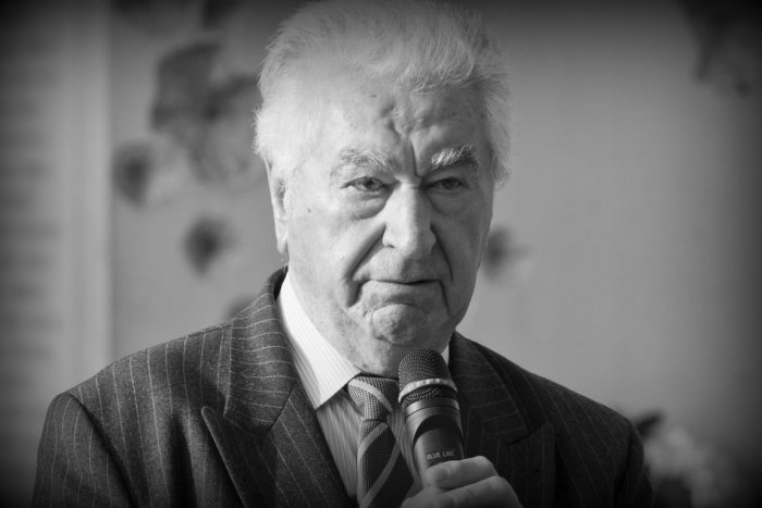 Ilustračný obrázok k článku POCTA ANTONOVI SRHOLCOVI: "Žijeme z každého slova múdrosti."