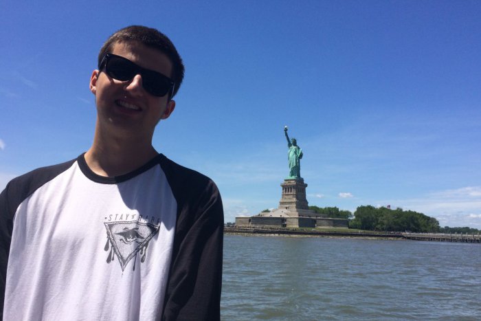 Ilustračný obrázok k článku Mladý Bystričan prehovoril o svojej zaujímavej skúsenosti: Štúdium aj maturity v New Yorku!