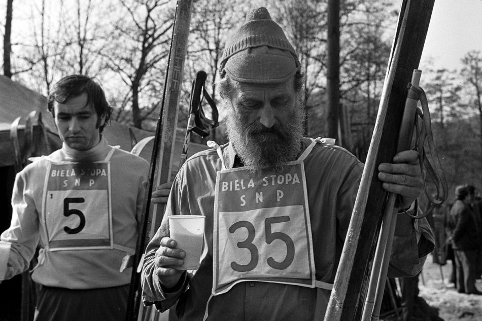 Ilustračný obrázok k článku Legenda Kremnických vrchov v čase: Príbeh Bielej stopy na FOTKÁCH