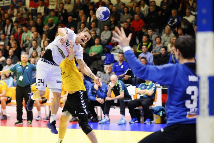 Ilustračný obrázok k článku V zaplnenej hale v Hlohovci víťazstvo našich: Šanca na postup žije!