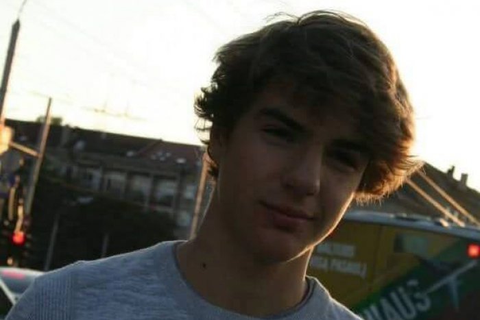 Ilustračný obrázok k článku Ján to na lyžiach vie a už teraz na seba púta pozornosť: Mladý talent z Bystrice zbiera úspechy na svahoch