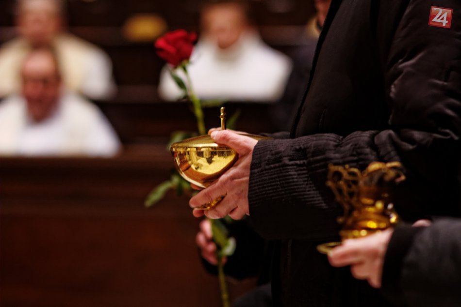 Ilustračný obrázok k článku Téma odluky cirkvi od štátu opäť rezonuje: Diskutuje sa o zmene financovania