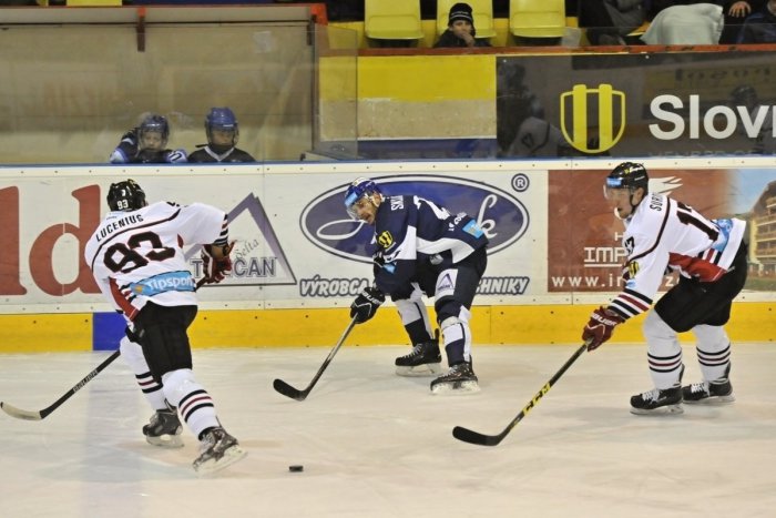 Ilustračný obrázok k článku Barani sa predstavili na ľade Martinčanov: Zápas spoznal víťaza až po nájazdoch FOTO