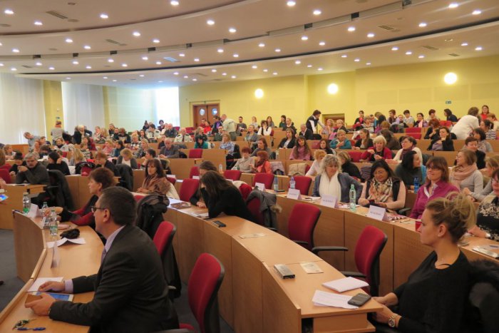 Ilustračný obrázok k článku Pomoc týraným deťom im nie je ľahostajná, Ružinov ako prvý zorganizoval špeciálny vzdelávací projekt