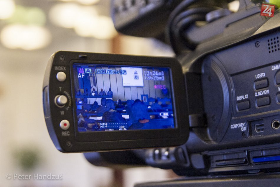 Ilustračný obrázok k článku Popradskí mestskí poslanci už zasadajú. Sledujte ich ONLINE