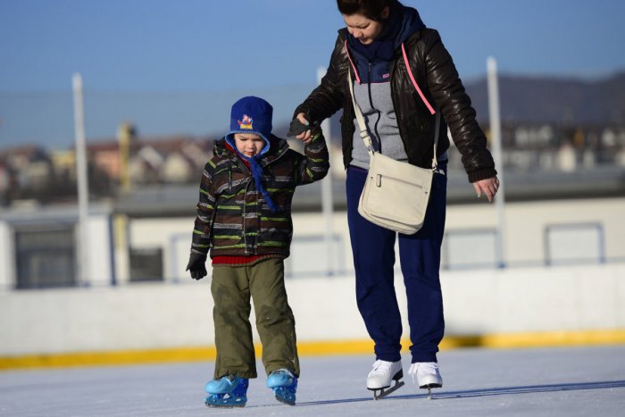 Ilustračný obrázok k článku Skvelý tip na prázdniny: Klzisko bude celý týždeň zdarma!