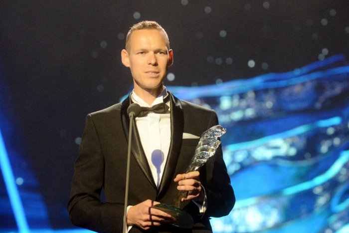 Ilustračný obrázok k článku Chodcovi Tóthovi sa ušlo prestížne ocenenie: Stal sa držiteľom Krištáľového krídla