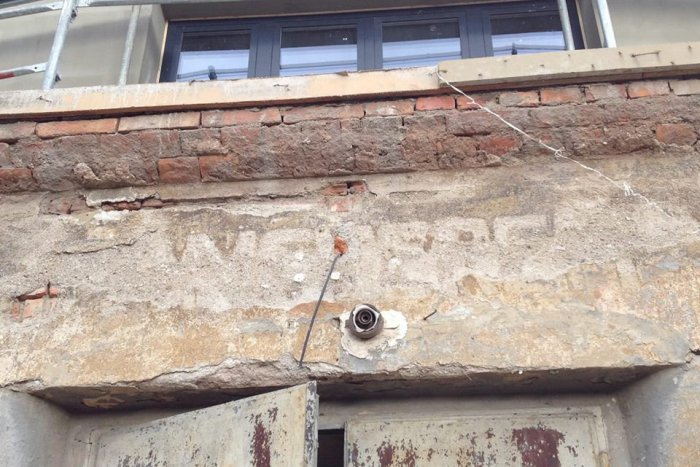 Ilustračný obrázok k článku FOTO z interiéru: Historická tančiareň v Lučenci dostala nový šat, čo všetko tu nájdeme?