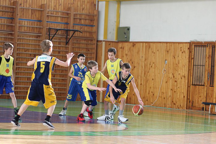 Ilustračný obrázok k článku Iskrivá atmosféra a napínavé momenty: Takto hrali žiarski basketbalisti