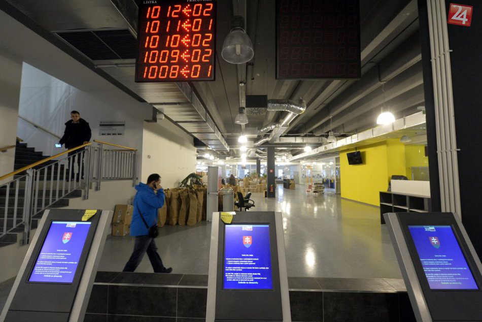 Ilustračný obrázok k článku Nové klientske centrum vybavilo za prvé dva dni viac ako 2-tisíc klientov