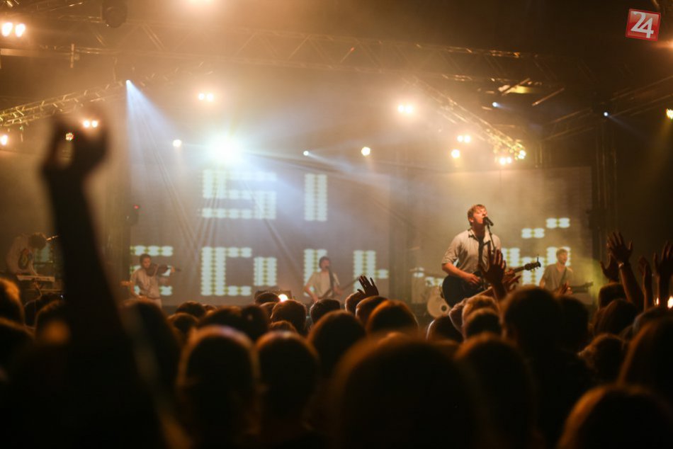 Ilustračný obrázok k článku Do Bystrice mieria ľudia z celého Slovenska. Na Štiavničkách zahrajú eSPé či Rieka Života + prekvapenie