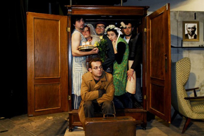 Ilustračný obrázok k článku Úspešná komédia so skvelým obsadením: Čudné popoludnie dr. Zvonka Burkeho už onedlho v Nitre