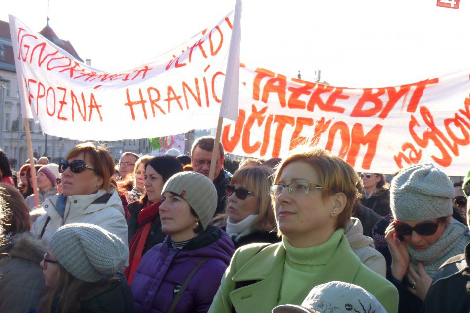 Ilustračný obrázok k článku Štrajkujúcich učiteľov podporia rodičia detí na pochode vďaky