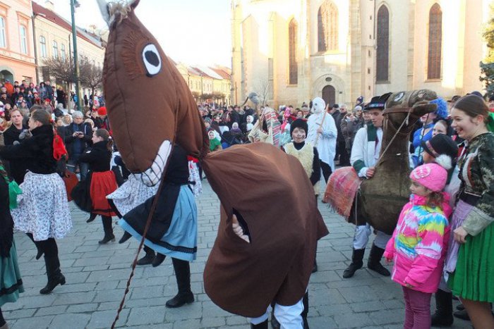 Ilustračný obrázok k článku Šarišská zabíjačka, fašiangový program a zábava: V centre Prešova sa chystá obľúbená veselica, pozrite si PROGRAM