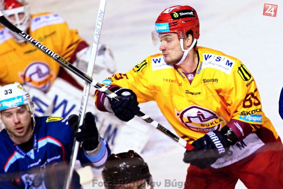 Ilustračný obrázok k článku Nitra zvíťazila nad Trenčínom a je druhá: Hrdinom Slovák gólom osem sekúnd pred koncom