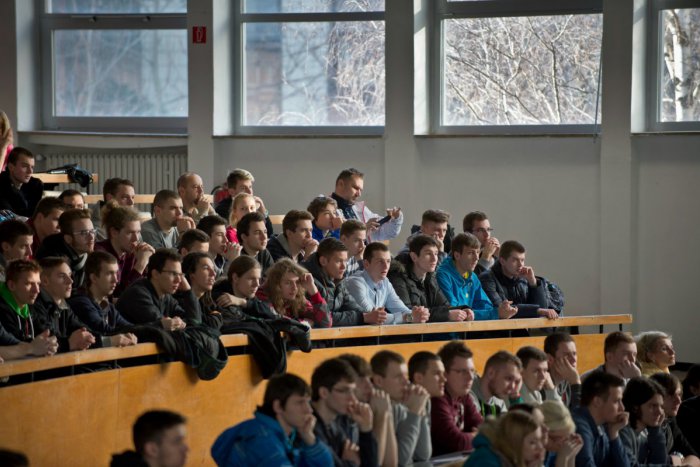 Ilustračný obrázok k článku Stredoškolákom približujú vedu odborníci zo SAV i STU