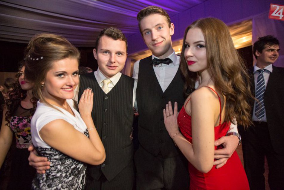 Ilustračný obrázok k článku Plesová sezóna v Nových Zámkoch: TIETO podujatia by ste si mali poznačiť