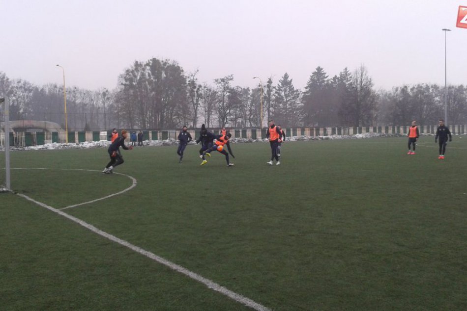 Ilustračný obrázok k článku Aj v takejto kose trénujú košickí futbalisti:  FOTO, pri ktorých budete chcieť radšej zaliezť pod perinu :)