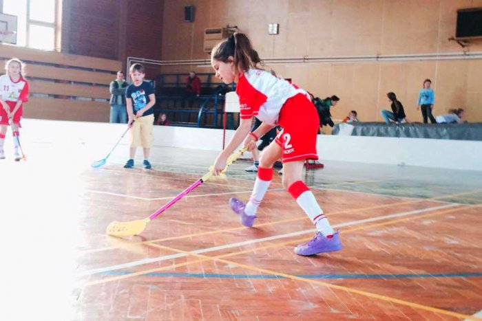 Ilustračný obrázok k článku Nina (12) je mladým talentom bystrického florbalu: Pred produktivitou tejto šiestačky sa majú na pozore aj chalani