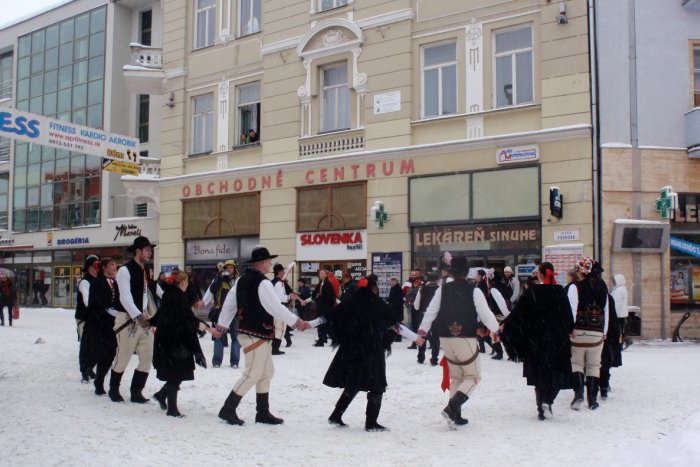 Ilustračný obrázok k článku TIPY na VÍKEND: Ružomberské ulice idú bursovať, KNAC sa ide blázniť na Mníchu, atď.