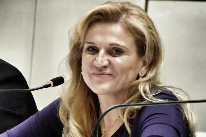 Ilustračný obrázok k článku Odvážne slová primátorky Vaľovej: Do troch rokov bude v Humennom 3. futbalová liga a hokej sa bude hrať ďalej!