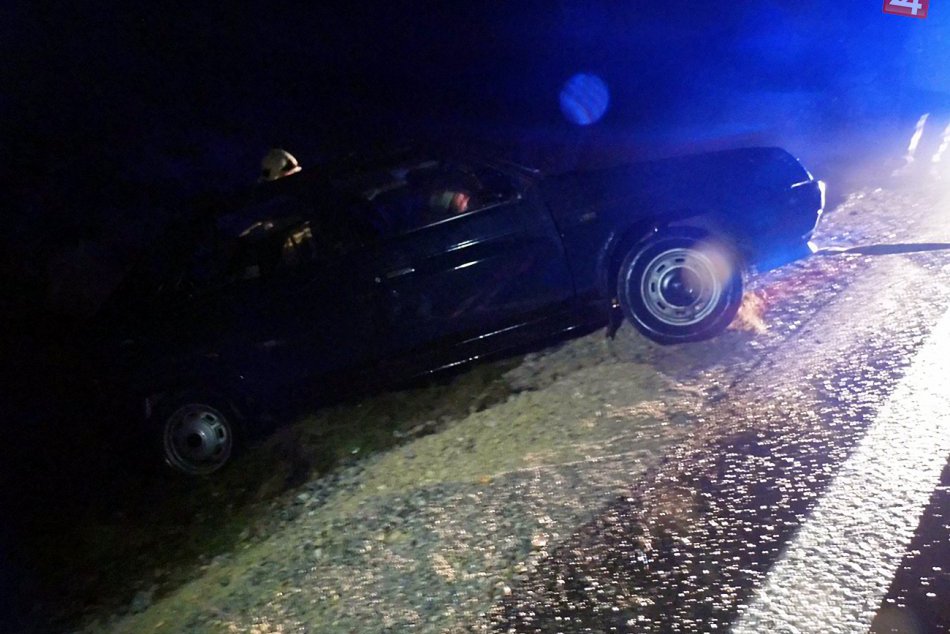 Ilustračný obrázok k článku Havária v okrese Hlohovec: Auto skončilo v prioekope