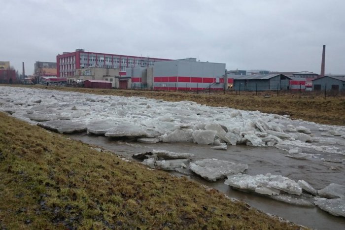 Ilustračný obrázok k článku Pozrela na rieku a ten výjav jej okamžite padol do očí: Keď toto Katka v Hornáde zbadala, hneď začala točiť