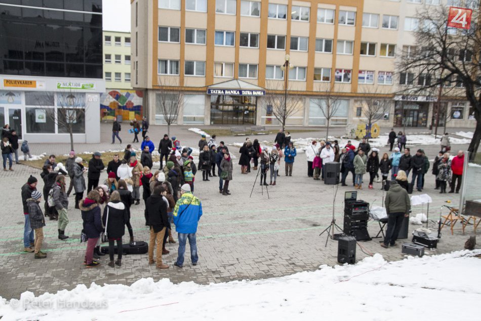 Ilustračný obrázok k článku Podtatranskí učitelia a žiaci koncertovali na námestí: Aj oni chcú zlepšiť naše školstvo