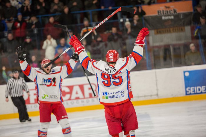 Ilustračný obrázok k článku Liptáci v druhom zápase prevalcovali Michalovce: Hattrick Lištiaka a zaplnený zimný štadión! VIDEO