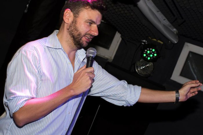 Ilustračný obrázok k článku Humorista Ján Gordulič zavítal pod Dubeň a prehovoril o Žiline: Keď sem prídem z Bratislavy, toto si poviem...