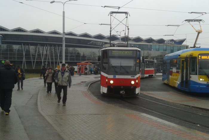 Ilustračný obrázok k článku Blaváci môžu len tíško závidieť: Košická železničná stanica naberá moderné kontúry! FOTO