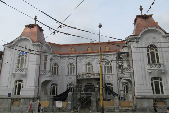 Ilustračný obrázok k článku Obnova skvostu Žiliny je v plnom prúde: Aktuálne FOTKY z rekonštrukcie Rosenfeldovho paláca