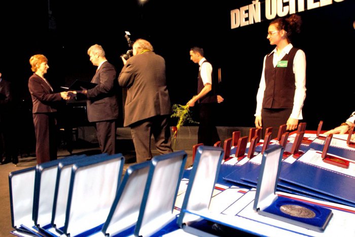 Ilustračný obrázok k článku Primátor Ivo Nesrovnal pri príležitosti Dňa učiteľov ocení pedagógov