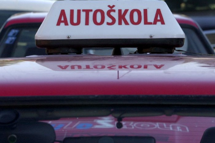 Ilustračný obrázok k článku Policajti riešia kuriózny prípad: Martin (17) v autoškole vykonal viacero jázd, teraz čelí obvineniu!