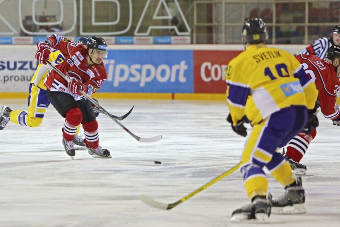 Ilustračný obrázok k článku Na piešťanskom ľade barani čelili havranom: Domácich obrali o všetky tri body