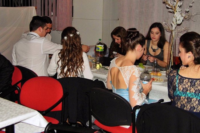 Ilustračný obrázok k článku Mládež sa zabávala: Študentský ples dopadol na jednotku!