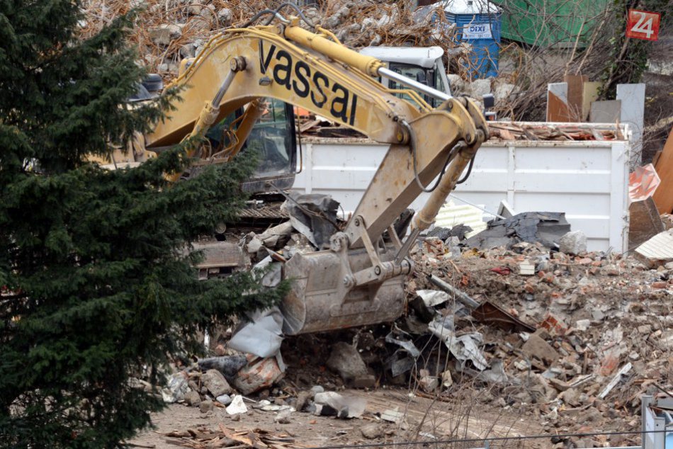 Ilustračný obrázok k článku FOTO: Búranie PKO je v plnom prúde