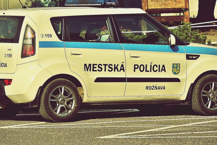 Ilustračný obrázok k článku V Rožňave sa odohrala lúpež: Prepadnutie pred budovou bývalej pošty!