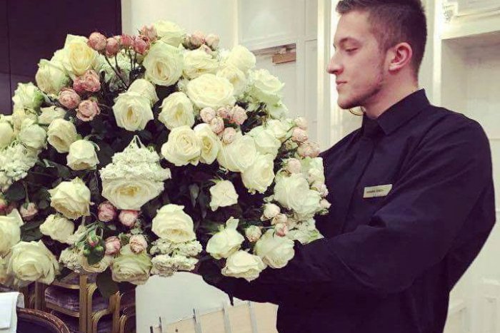 Ilustračný obrázok k článku Mladý Bystričan (19) zažil okamihy, na ktoré do smrti nezabudne: Ako som obsluhoval anglickú kráľovnú!