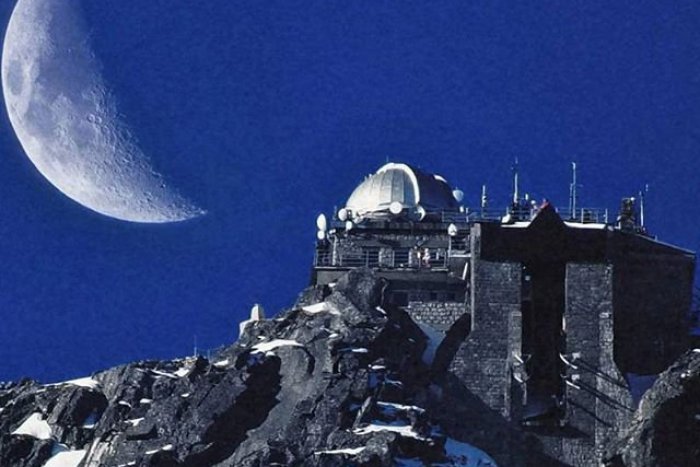 Ilustračný obrázok k článku Chce to veľkú trpezlivosť, ale tie zábery stoja za to: Neuhádnete, čo cvaká na nebi fotograf zo Spiša