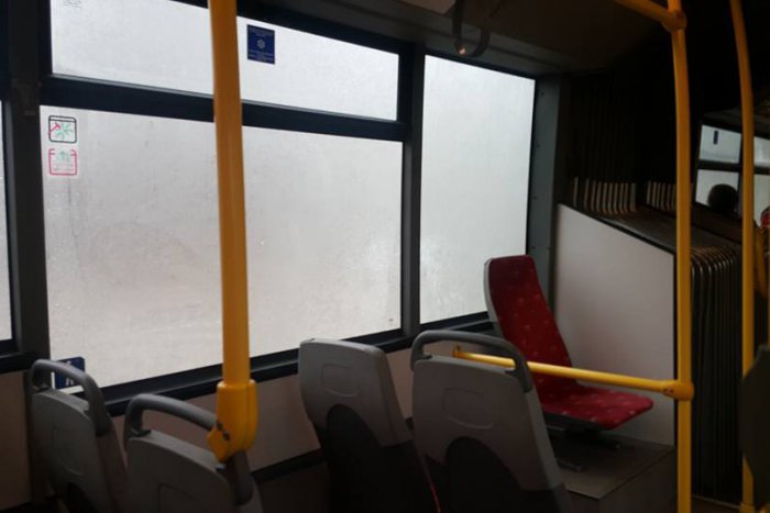 Ilustračný obrázok k článku DPB žiada cestujúcich, aby sa nesťažovali na ich sociálnom profile na Facebooku. Majú použiť mail