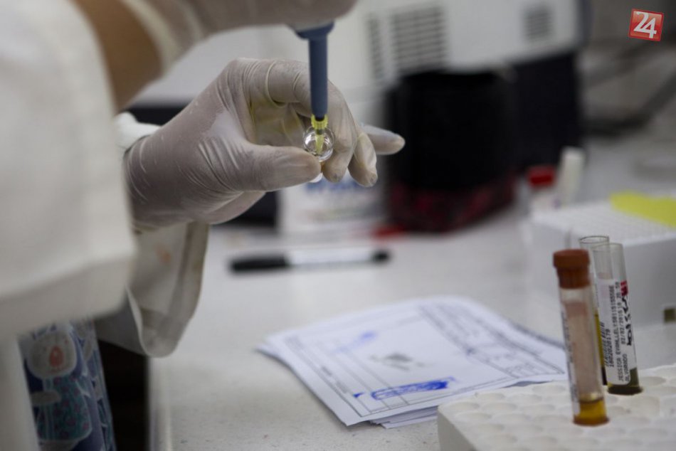 Ilustračný obrázok k článku Neznámy vírus na Strednej priemyselnej škole v Trnave: Ochorelo vyše sto študentov