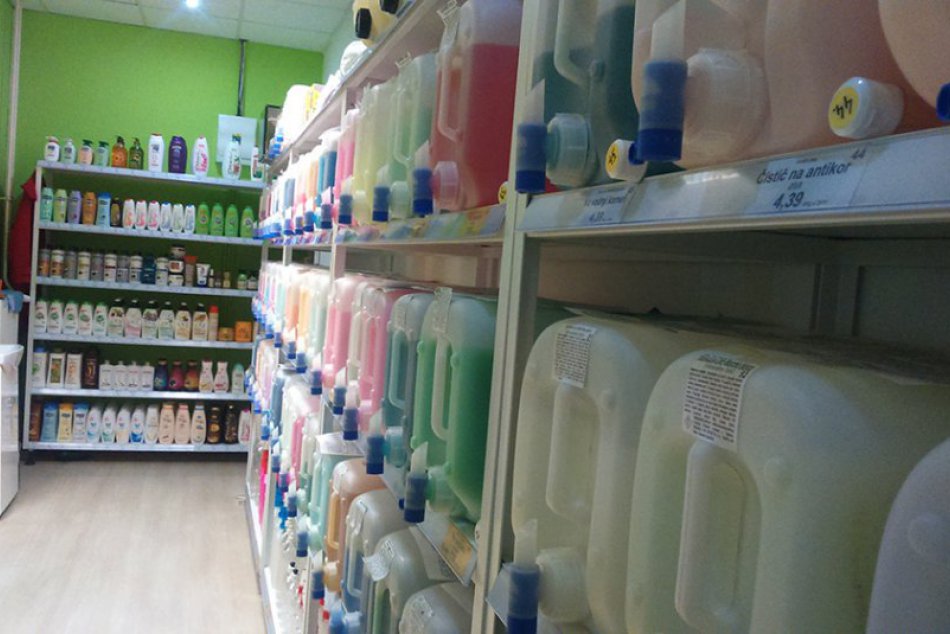 Ilustračný obrázok k článku Jedinečnosťou si podmanila trh: Obľúbená čapovaná drogéria konečne aj v e-shope!