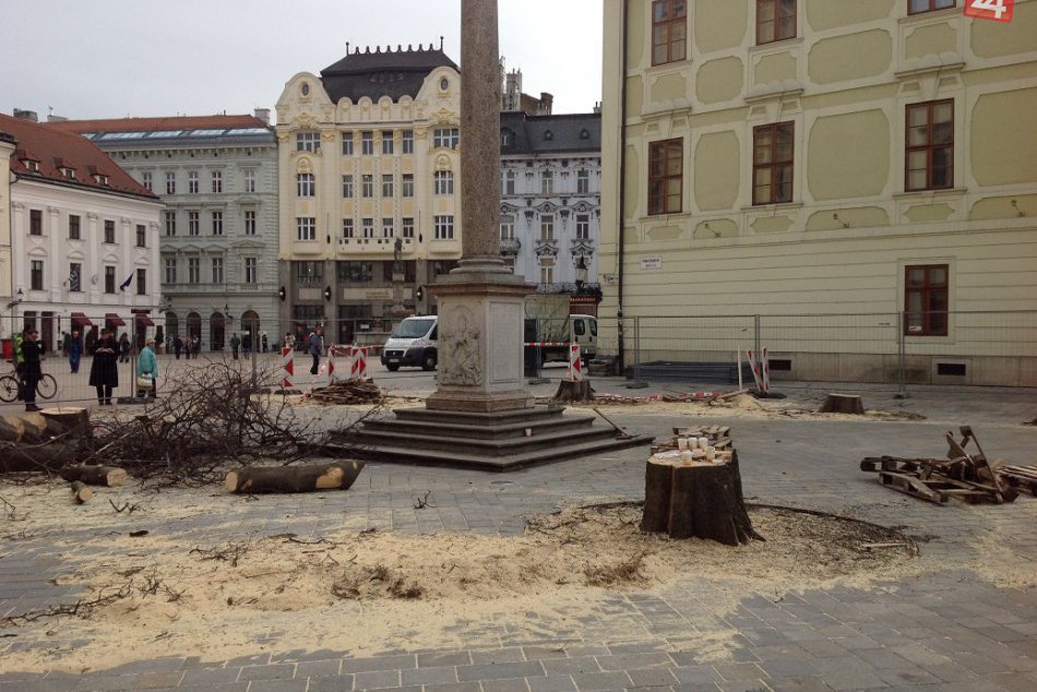 Ilustračný obrázok k článku OBRAZOM: Františkánske námestie je už bez stromov